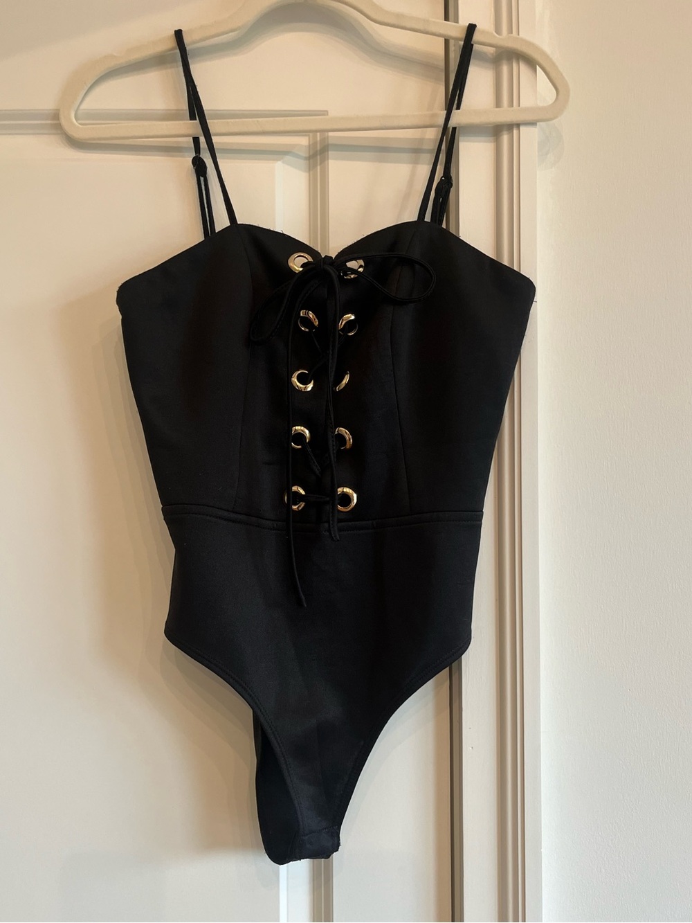 BLACK LACE FRONT BODYSUIT